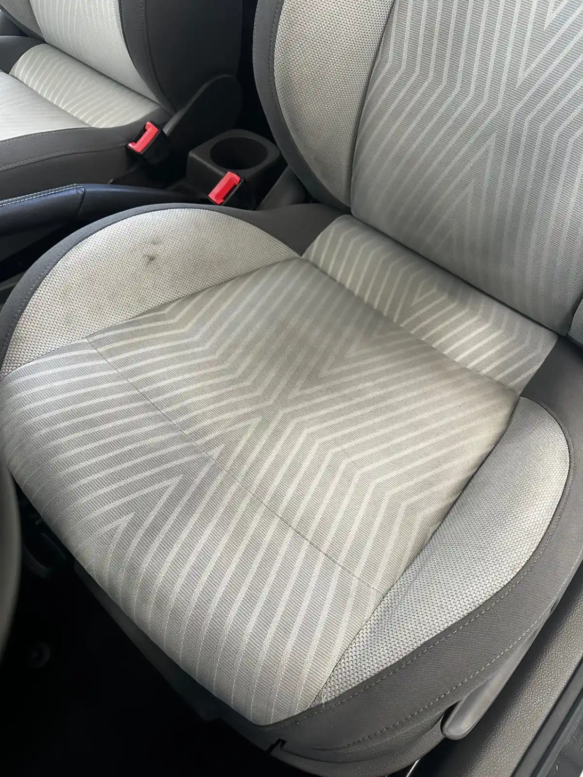 Sièges de voiture avant detailing